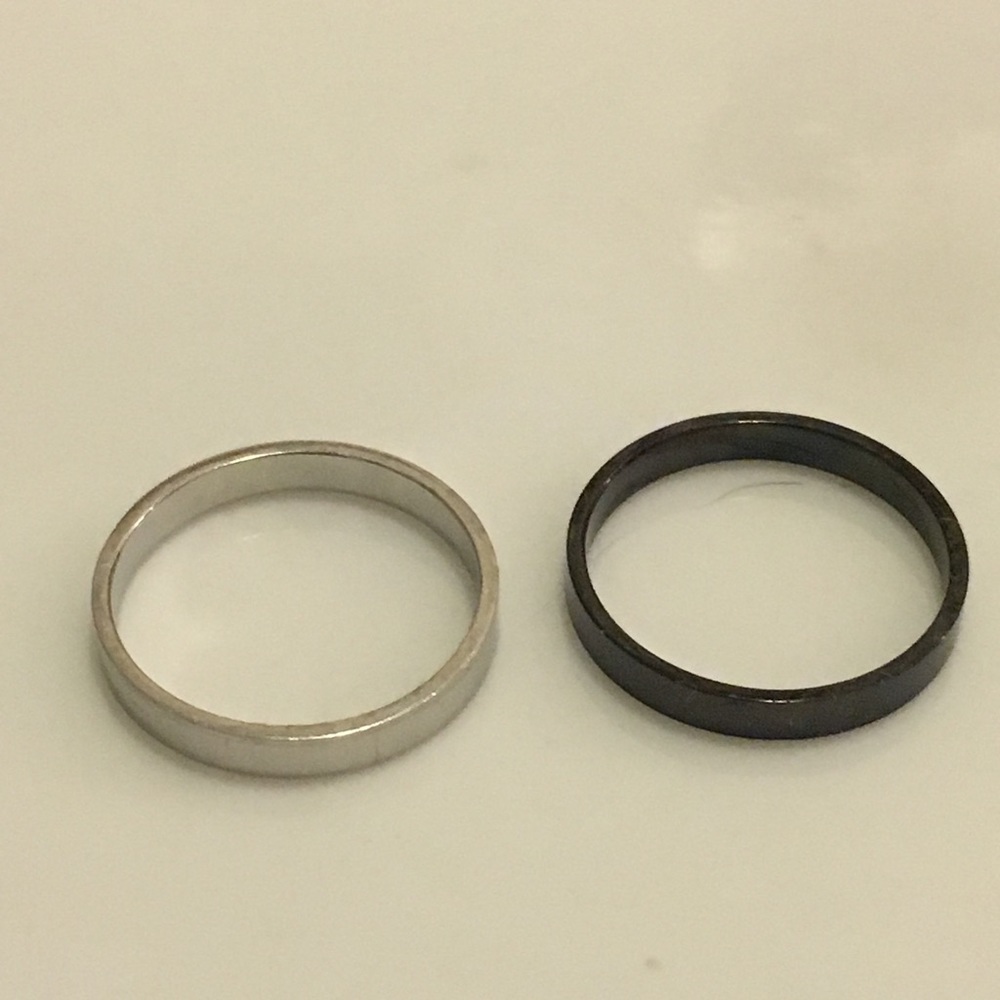 Stackable silver and black rings size 8